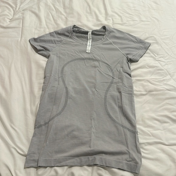 Lululemon Swiftly Tech Short-Sleeve Shirt 2.0 - Picture 1 of 2